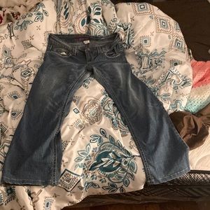 I am selling jeans that don’t fit me anymore!
